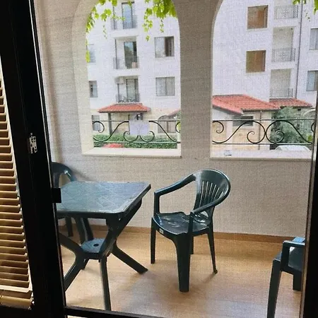 Esteban Complex Private Apartament Suuny Apartmán